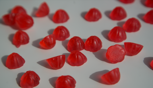 Strawberry flavoured creatine gummies